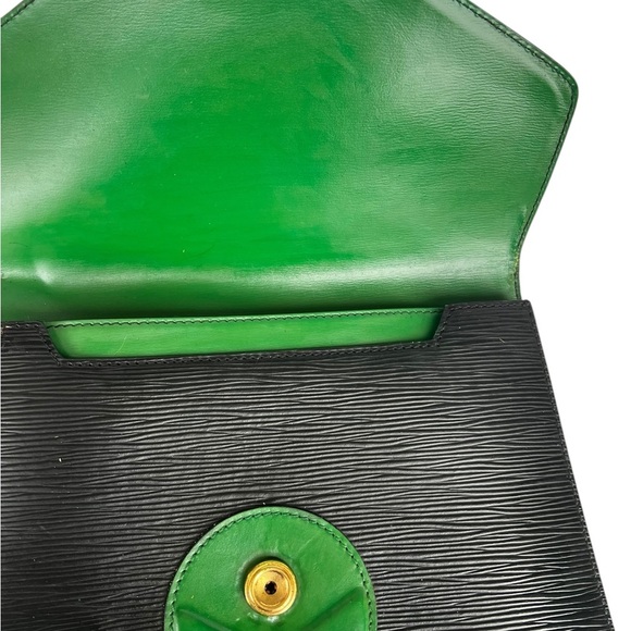 Louis Vuitton Green and Black Epi Clutch. - Picture 2 of 8